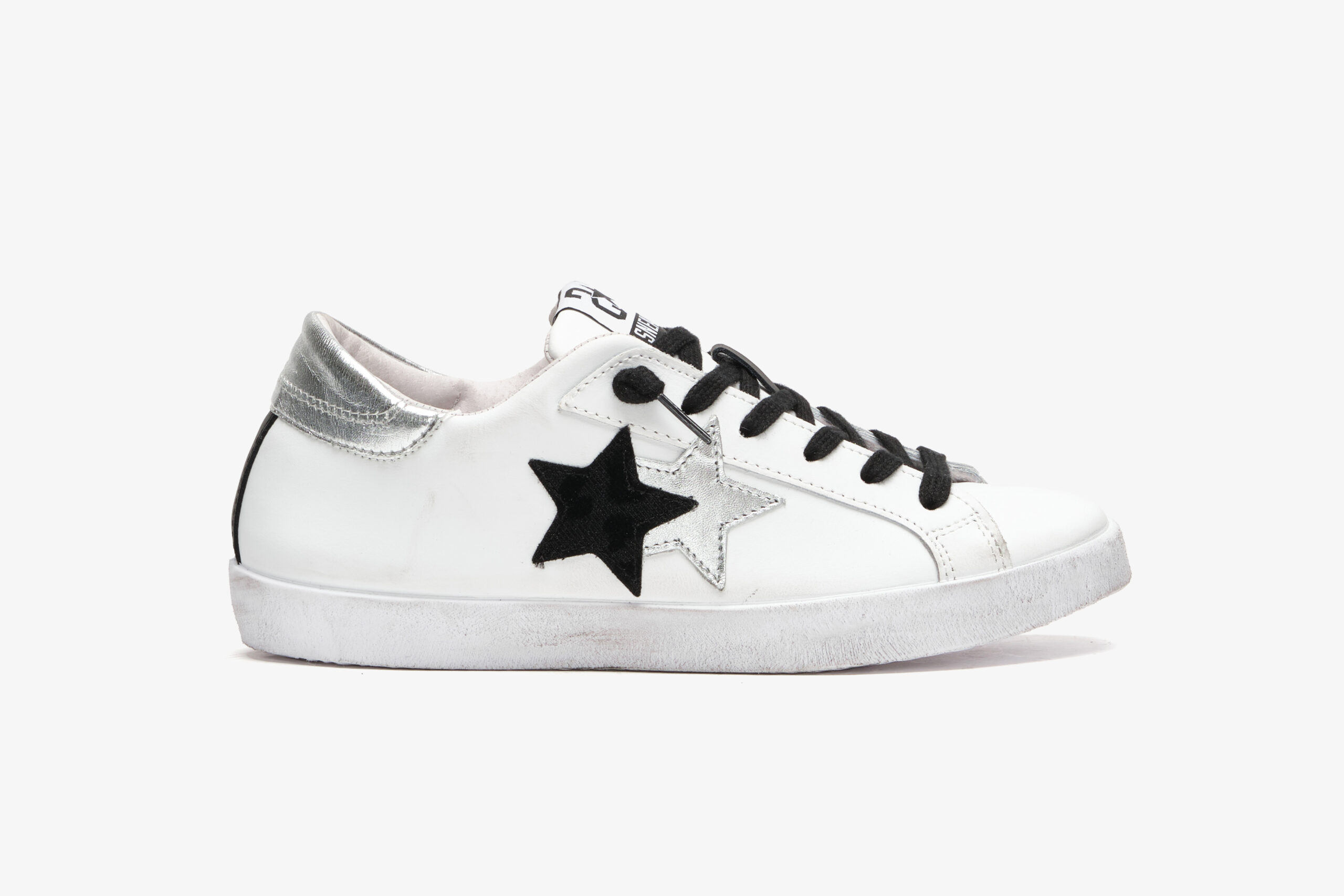 2 STAR SNEAKERS PRIME STAR PELLE BIANCA CON DETTAGLI ARGENTO E NERO ED EFFETTO USED