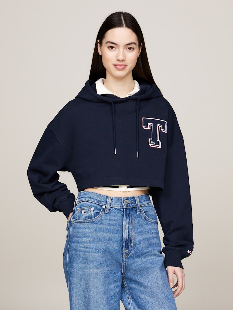 TOMMY JEANS FELPA CROP IN STILE COLLEGE CON CAPPUCCIO