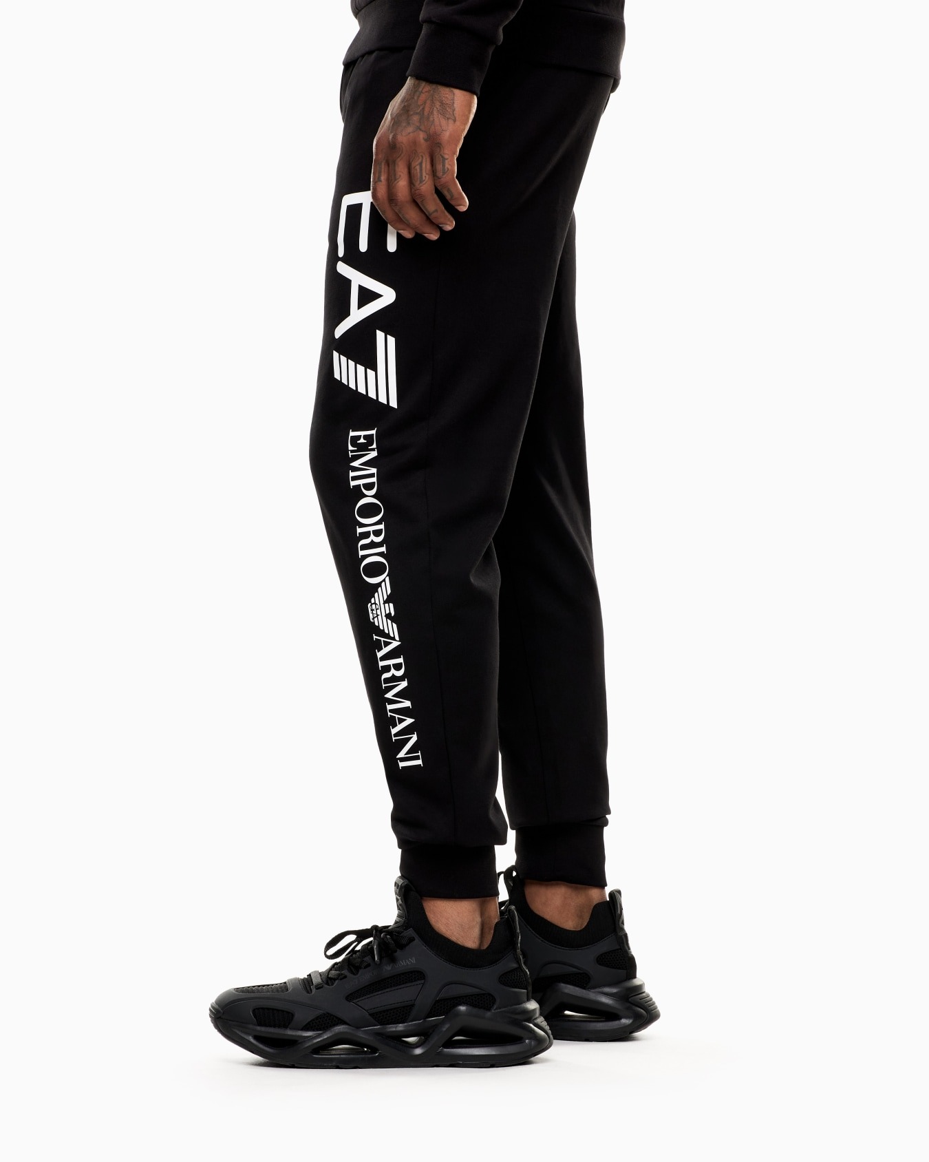 Alternative view of EA7 TUTA CON JOGGER LOGO SERIES E FELPA