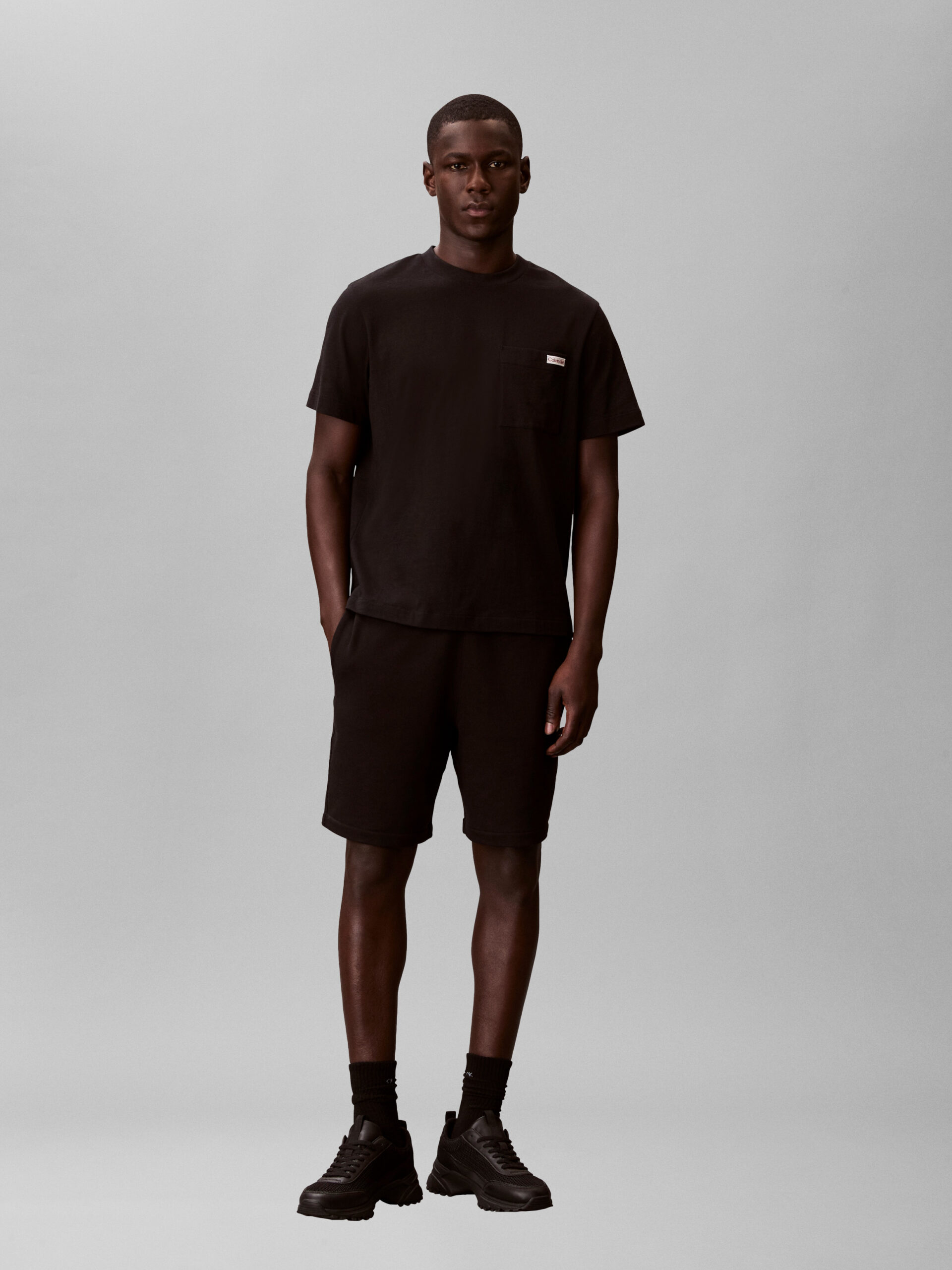 Alternative view of CALVIN KLEIN JEANS PANTALONI DA TUTA BADGE SHORT IN SPUGNA DI COTONE