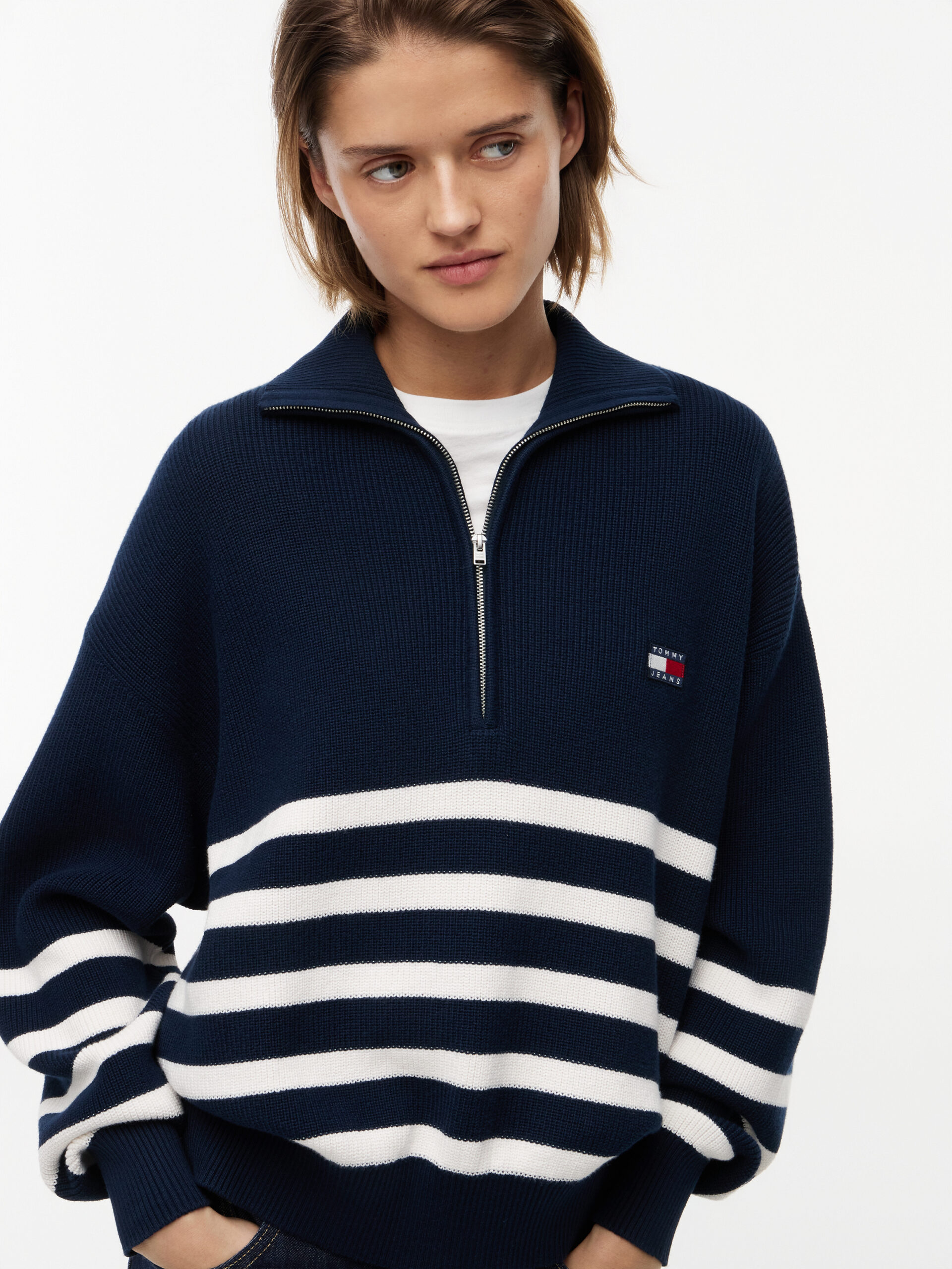 TOMMY JEANS PULLOVER A RIGHE CON DISTINTIVO E MEZZA ZIP